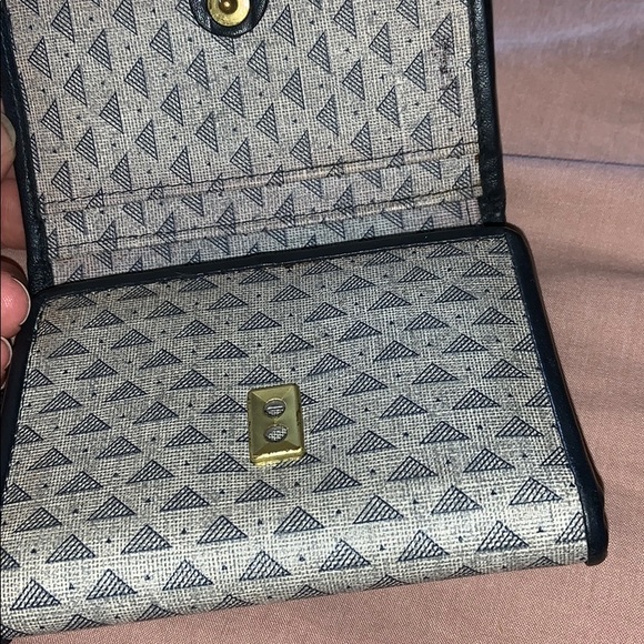 Wallet - Picture 3 of 5